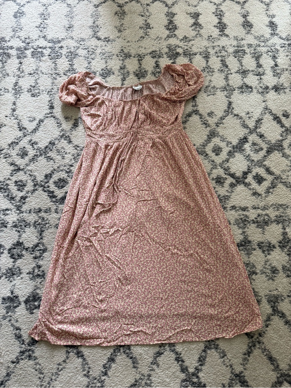 ARULA Dusty Rose Floral Puff-Sleeve Dress